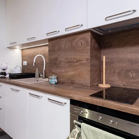 Bunardjik Hill 1-bed *